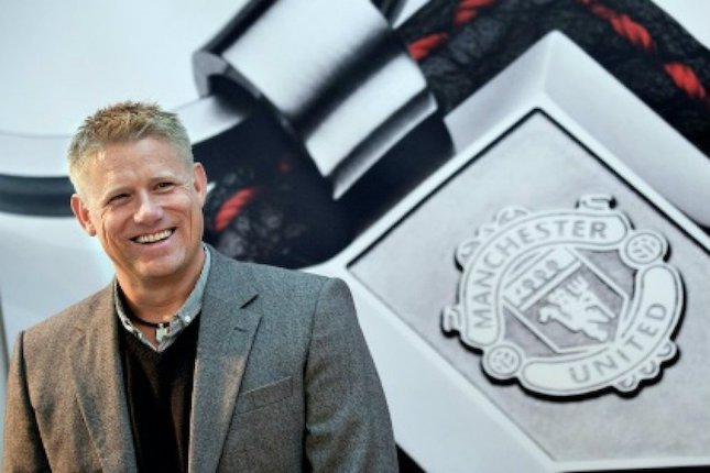 SBOTOP: Akѕі Neville dаn Schmeichel